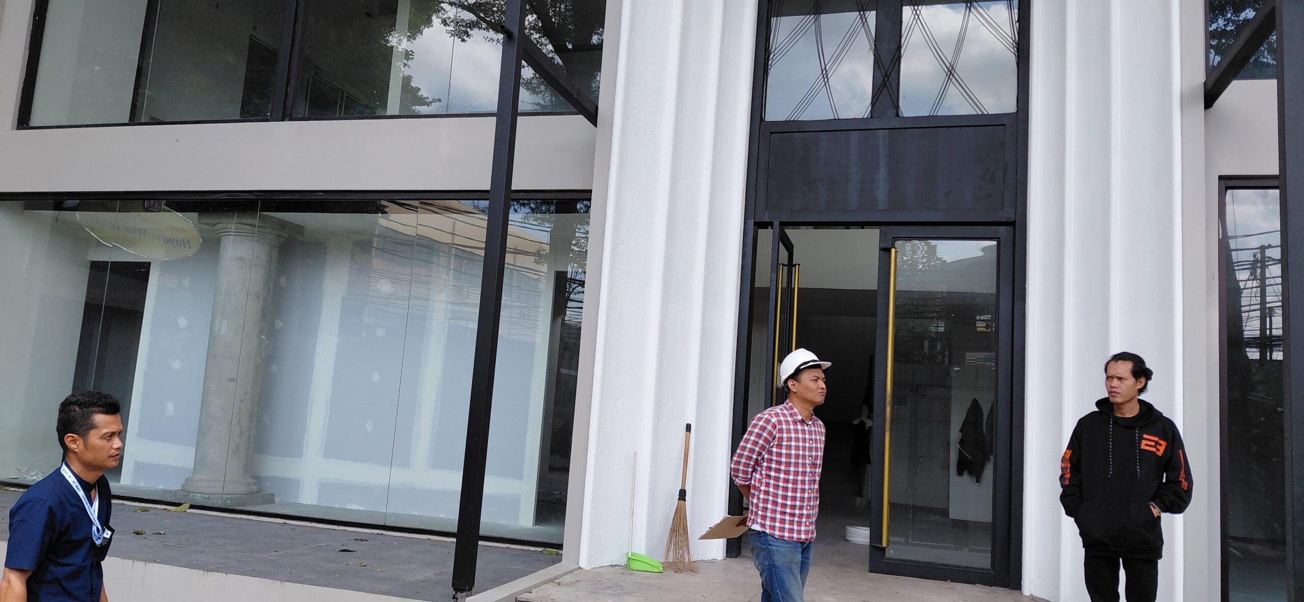 Renovasi Rumah, Kantor, dan Gedung oleh Kontraktor Terpercaya di Indonesia 